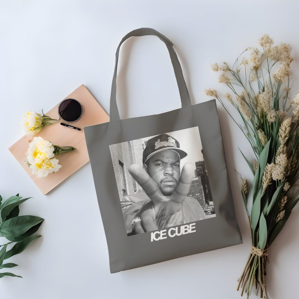 Tote bag coton bio Ice Cube avec un design de Ice Cube Peace n&b