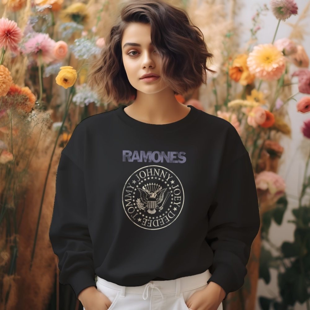 Sweat oversize coton bio Femme Ramones avec un design de Ramones Names bicolore