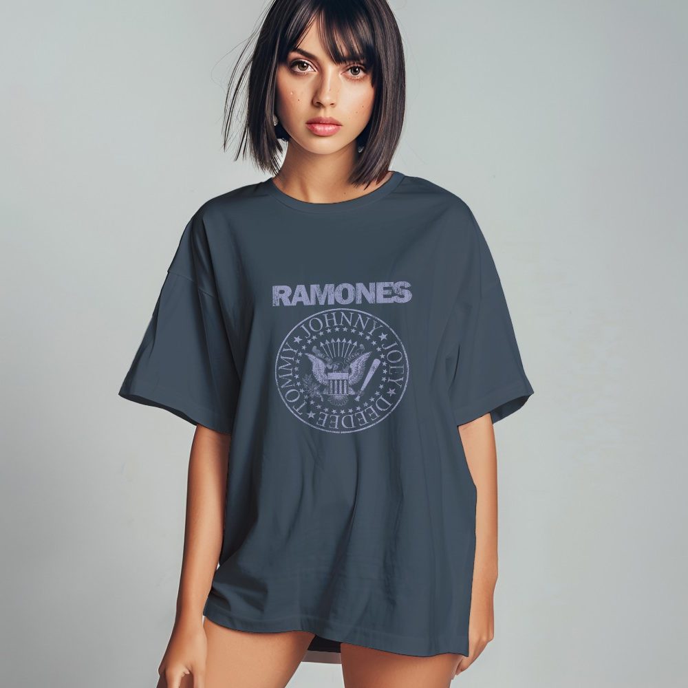 T-shirt oversize coton bio Femme Ramones avec un design de Ramones Names lilas