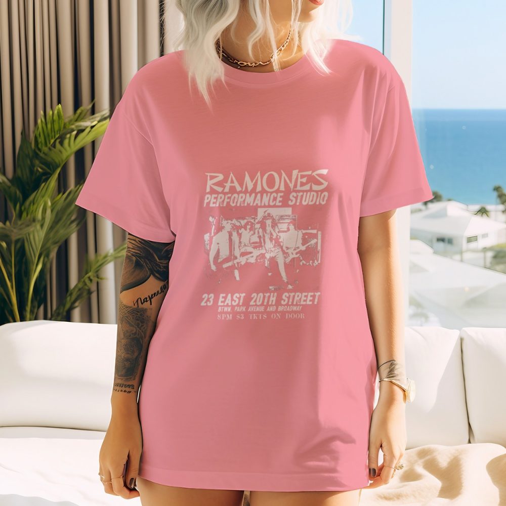 T-shirt oversize coton bio Femme Ramones avec un design de Ramones Performance Studio blanc