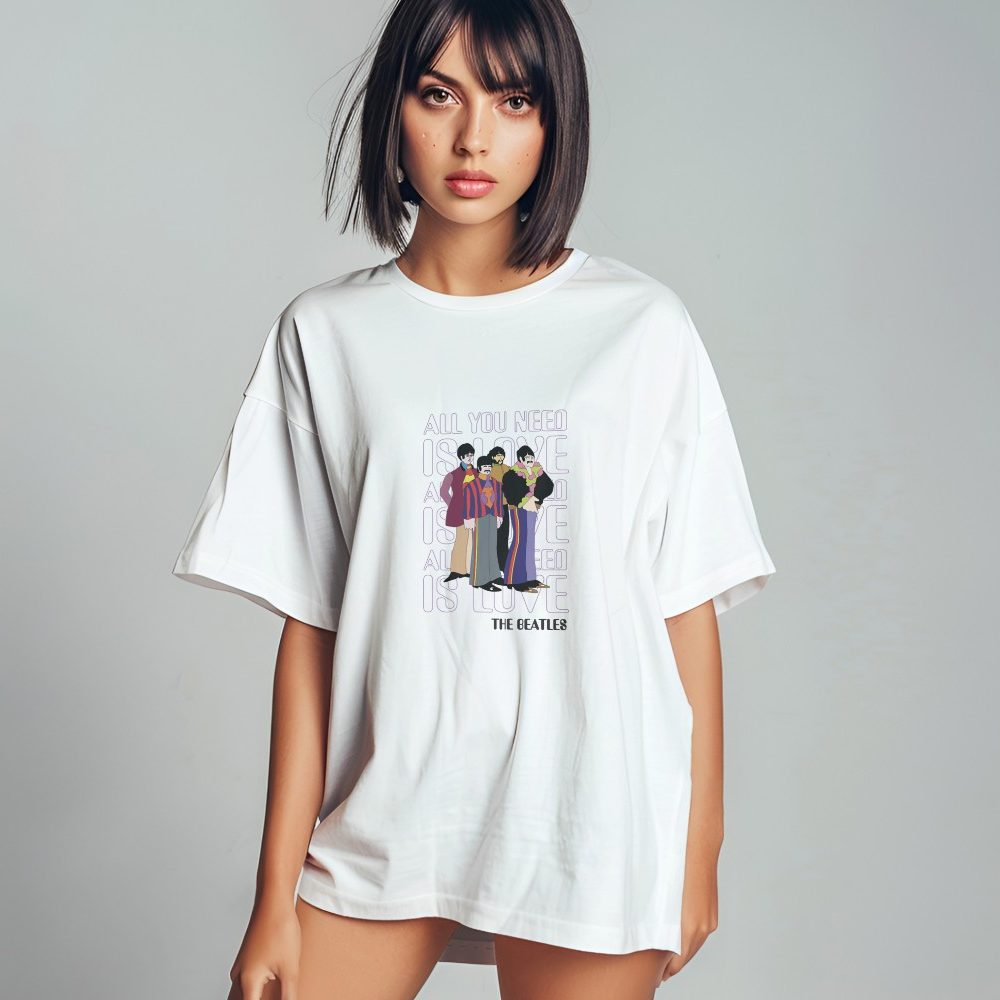T-shirt oversize coton bio Femme The Beatles avec un design de The Beatles All You Need Is Love Lines