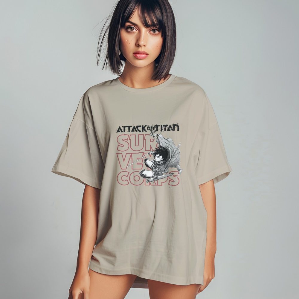 T-shirt oversize coton bio Femme Attack On Titan avec un design de Attack On Titan Survey Corps