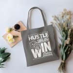 Tote bag coton bio Monopoly avec un design de Monopoly Hustle For The Win blanc