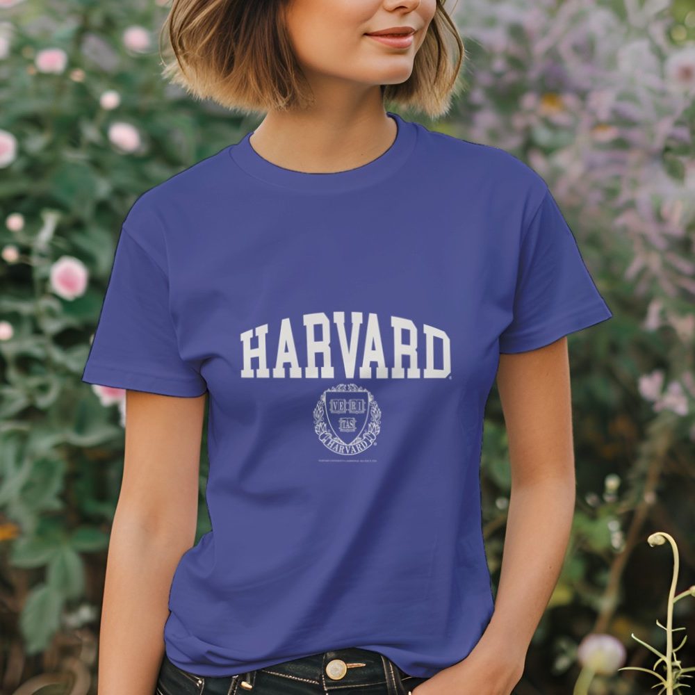 T-shirt Femme Harvard avec un design de Harvard Écusson crème