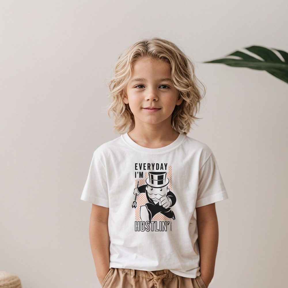 T-shirt Enfant Monopoly avec un design de Monopoly Everyday I'm Hustlin' noir