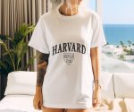 T-shirt oversize coton bio Femme Harvard avec un design de Harvard Arc Écusson Used Contour noir