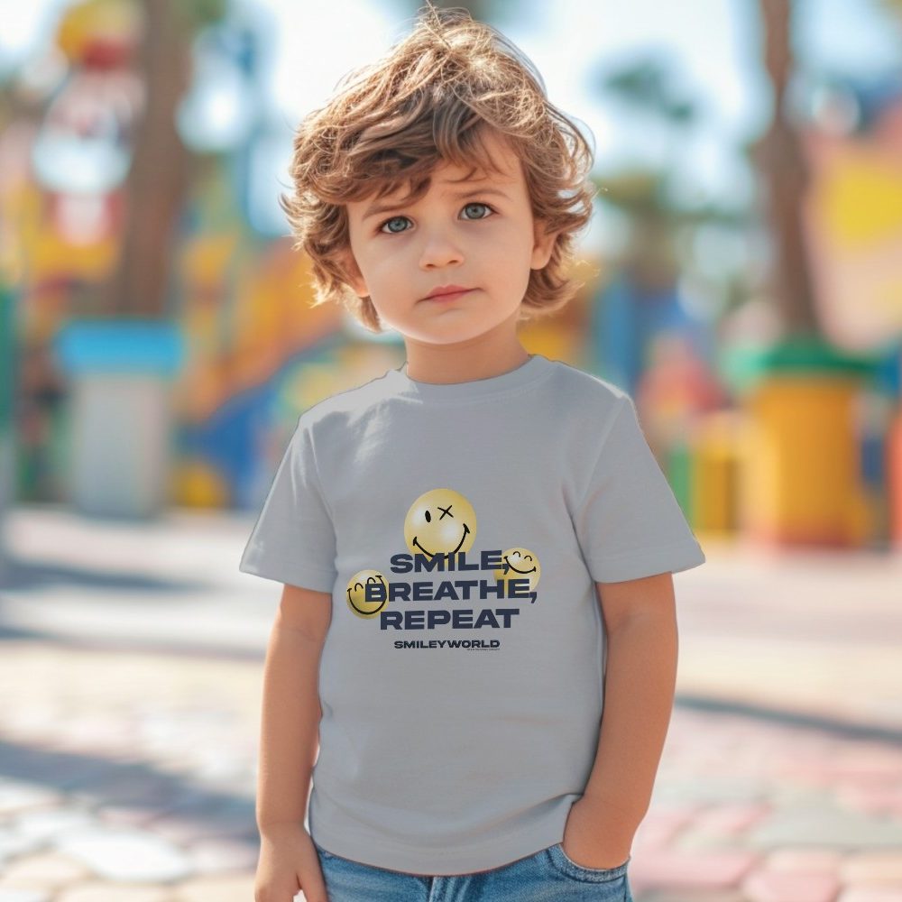 T-shirt coton bio Bébé Smiley World Garçons avec un design de Smiley "Smile Breathe Repeat" noir