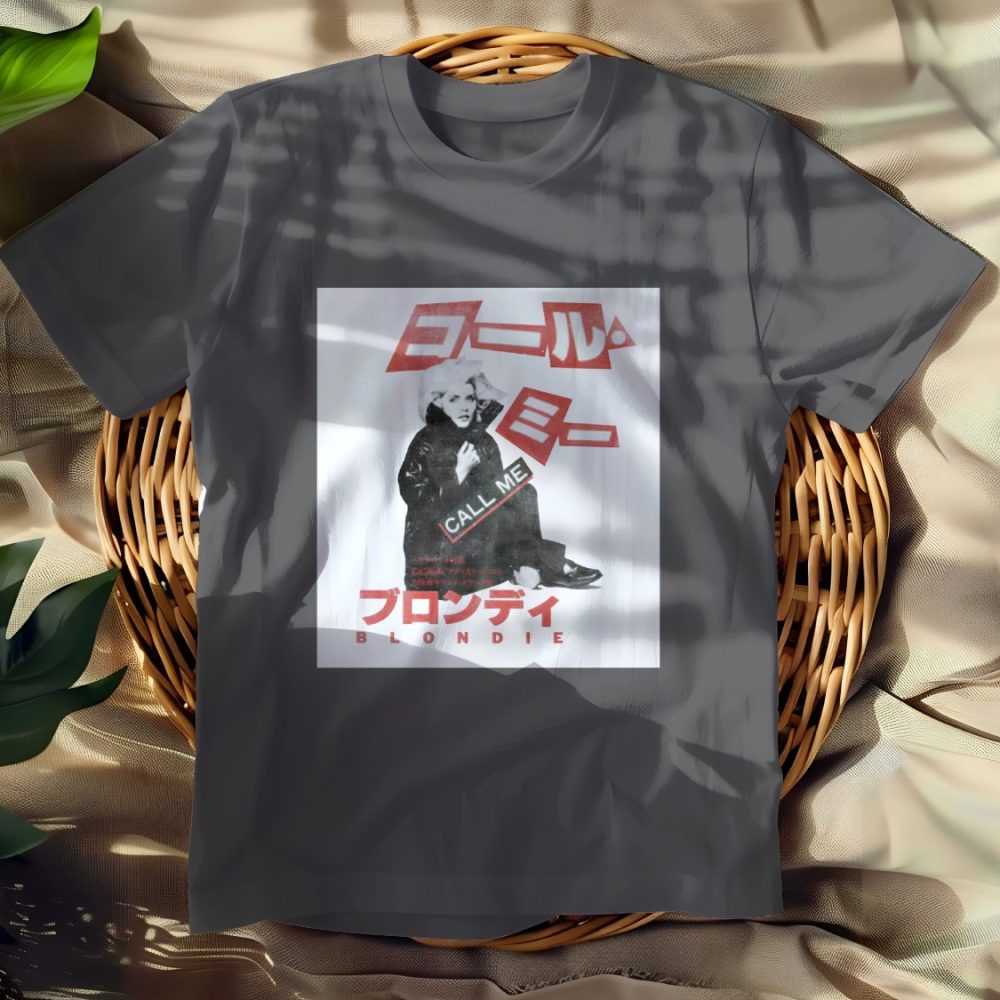 T-shirt Femme Blondie avec un design de Blondie Call Me Asian