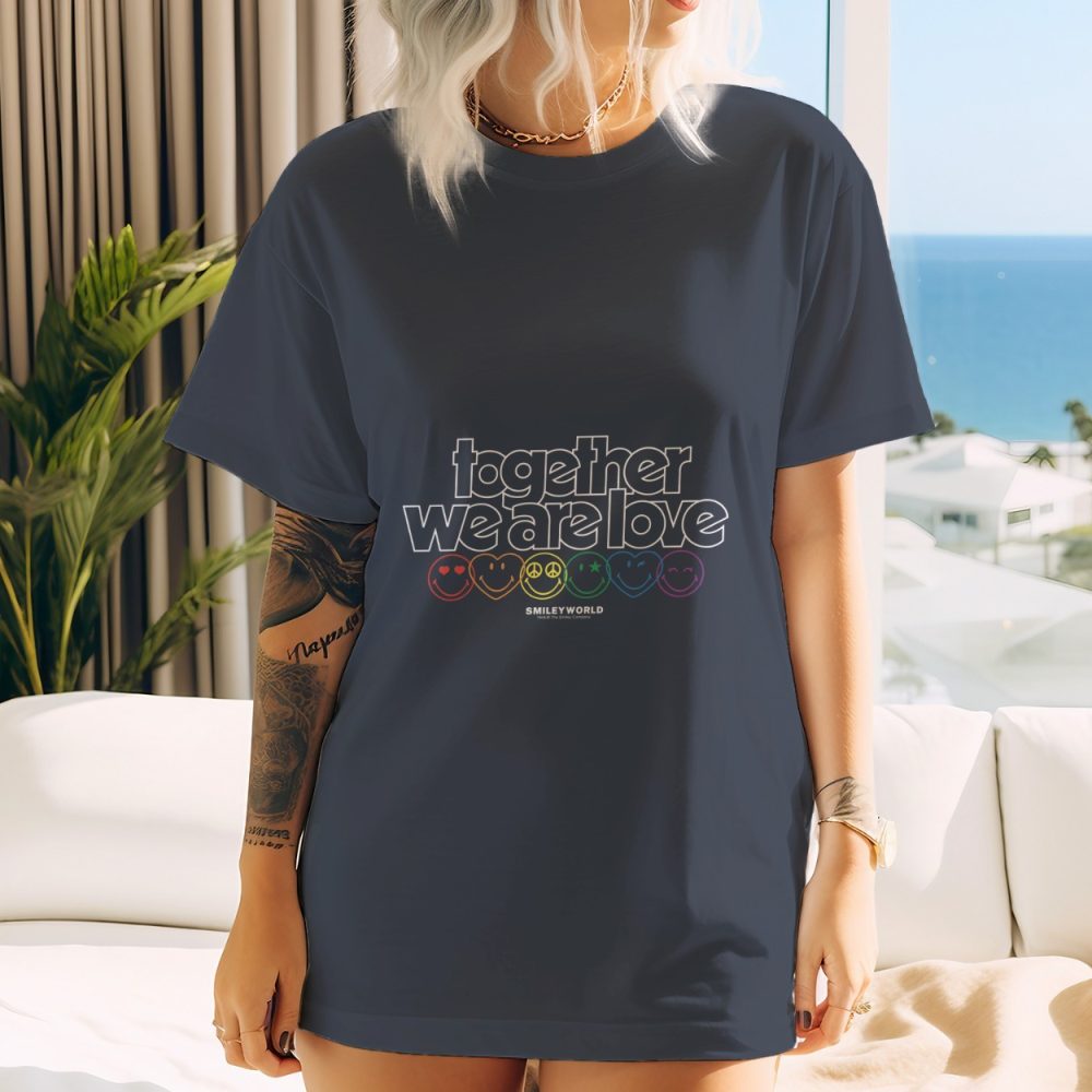 T-shirt oversize coton bio Femme Smiley World avec un design de Smiley World Together We Are Love blanc