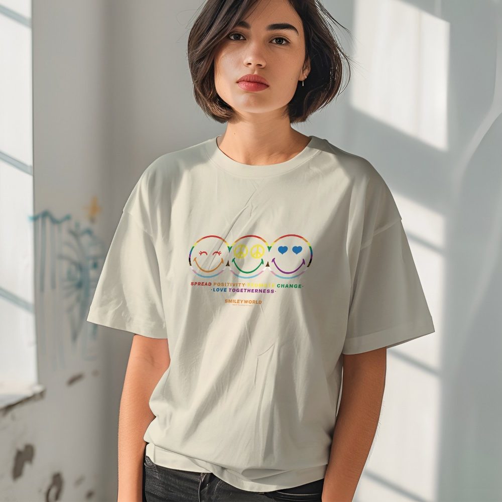 T-shirt oversize coton bio Femme Smiley World avec un design de Smiley World Spread Positivity