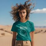 T-shirt Femme Nirvana avec un design de Nirvana Smiley Artwork blanc