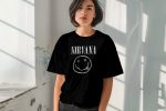 T-shirt oversize coton bio Femme Nirvana avec un design de Nirvana Smiley blanc