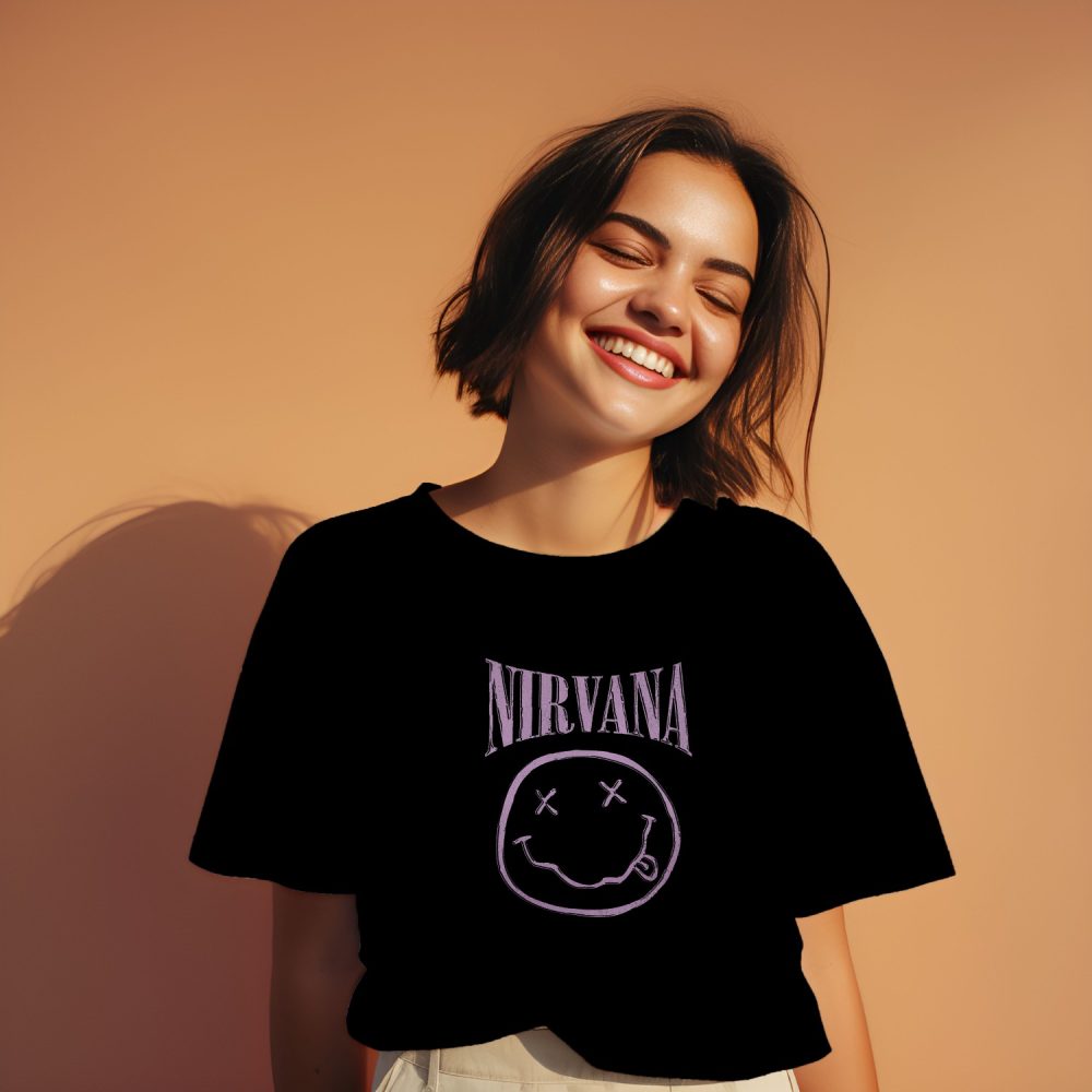 T-shirt oversize coton bio Femme Nirvana avec un design de Nirvana Smiley Artwork mauve