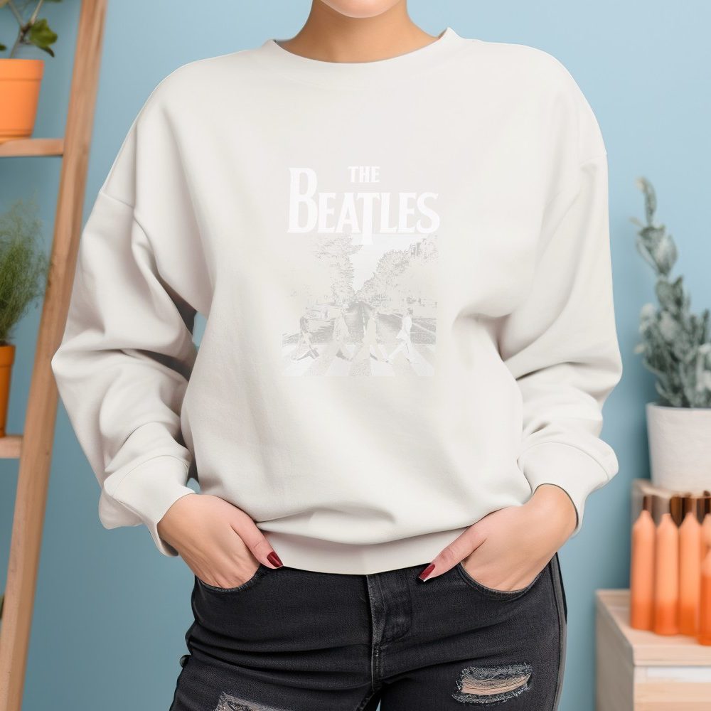 Sweat oversize coton bio Femme The Beatles avec un design de The Beatles Crossing Road blanc