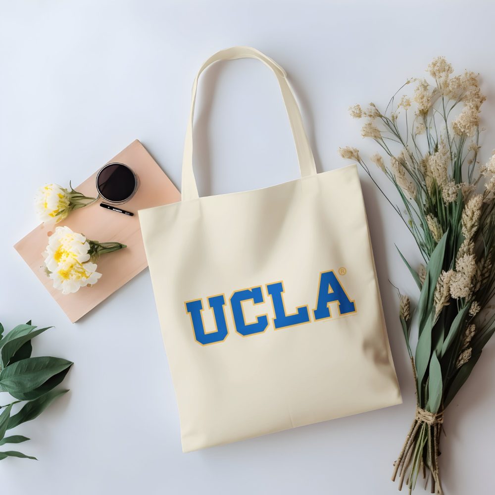 Tote bag coton bio UCLA avec un design de UCLA bleu contour jaune