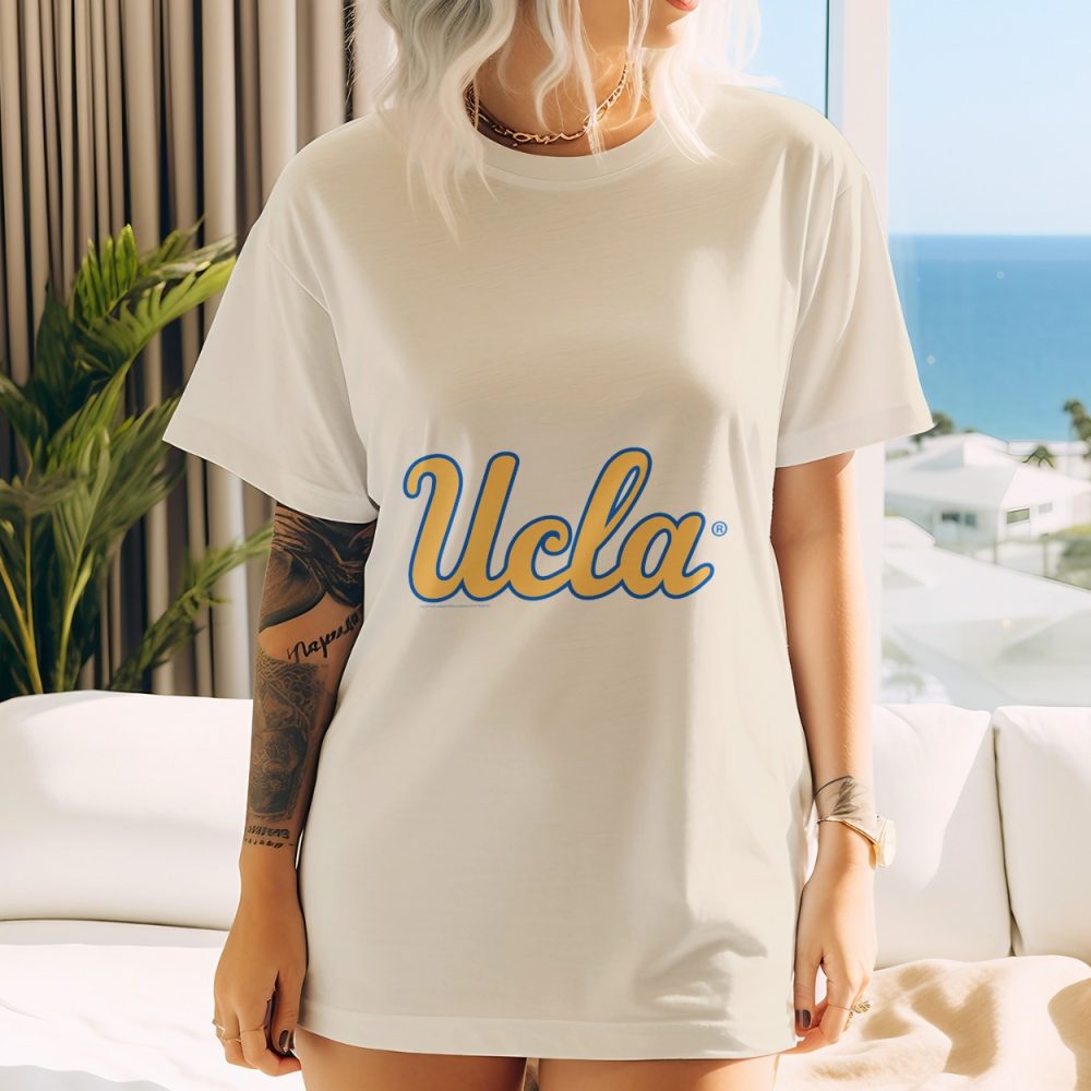 T-shirt oversize coton bio Femme UCLA avec un design de UCLA Curvy jaune contour bleu