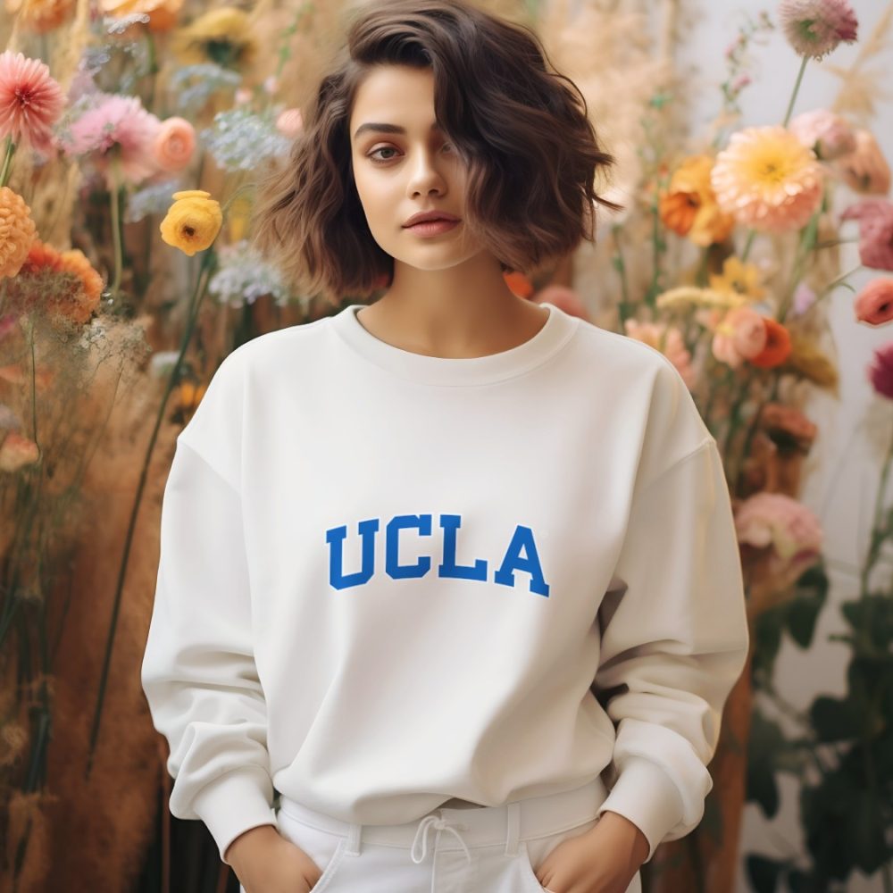 Sweat oversize coton bio Femme UCLA avec un design de UCLA Arc bleu contour blanc