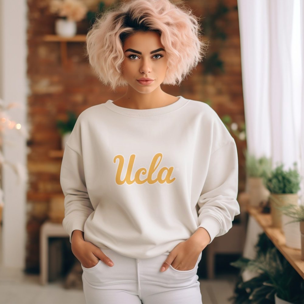 Sweat oversize coton bio Femme UCLA avec un design de UCLA Curvy jaune contour blanc