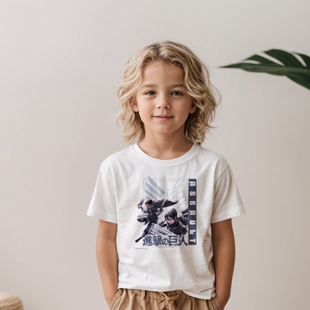 T-shirt Enfant Attack On Titan avec un design de Attack On Titan Assault noir
