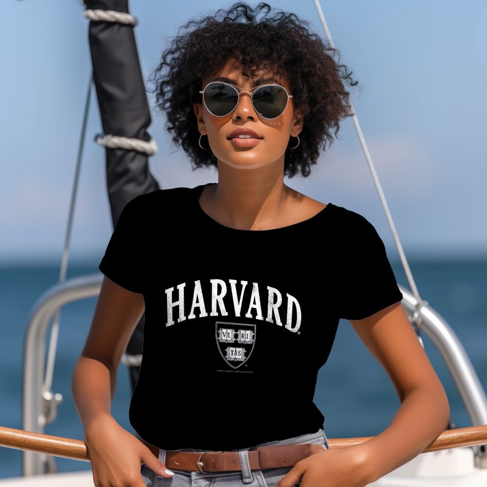 T-shirt Femme Harvard avec un design de Harvard Arc Écusson Used blanc