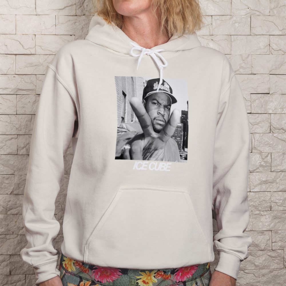 Sweat-shirt à capuche femme Ice Cube avec un design de Ice Cube Peace n&b