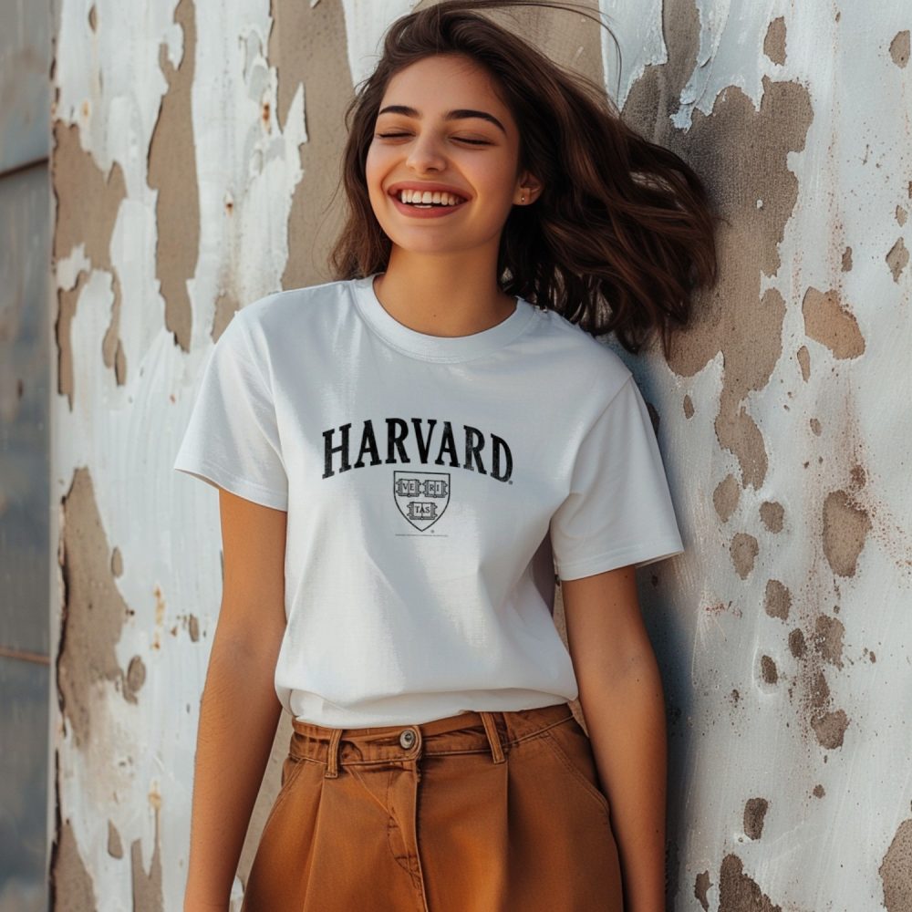 T-shirt Femme Harvard avec un design de Harvard Arc Écusson Used Contour noir