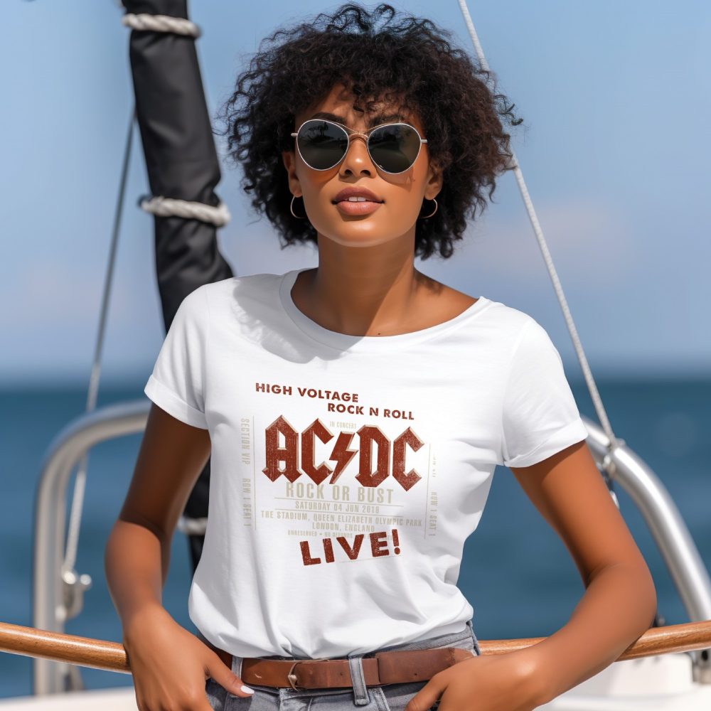 T-shirt Femme ACDC avec un design de ACDC High Voltage Rock N Roll