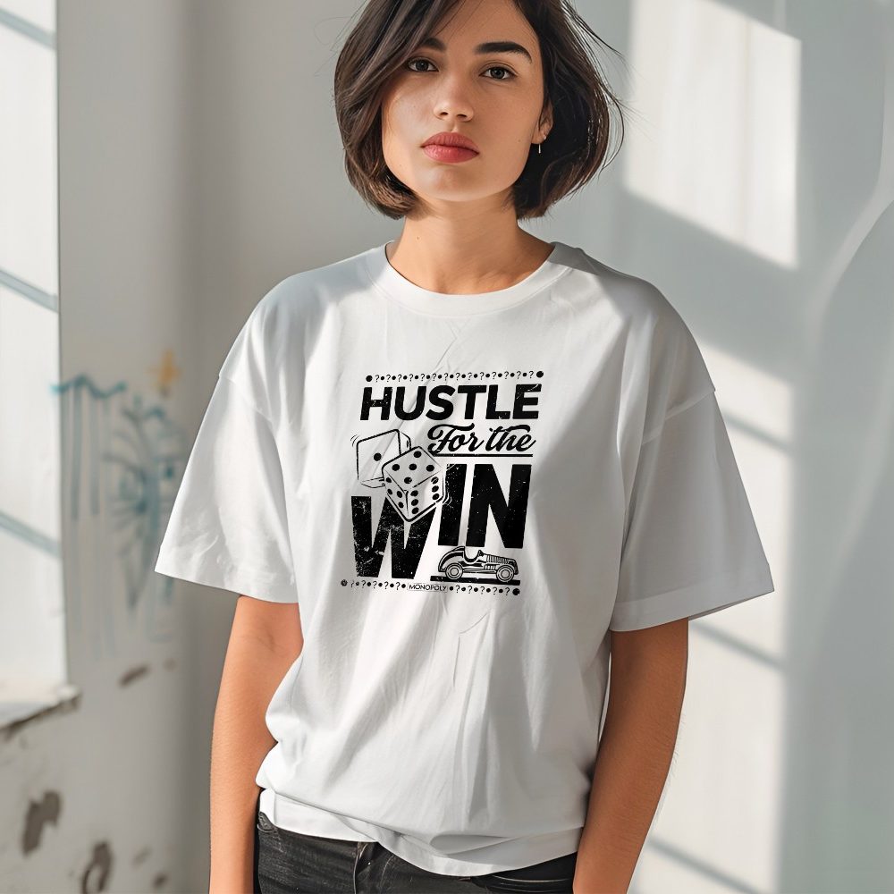 T-shirt oversize coton bio Femme Monopoly avec un design de Monopoly Hustle For The Win noir