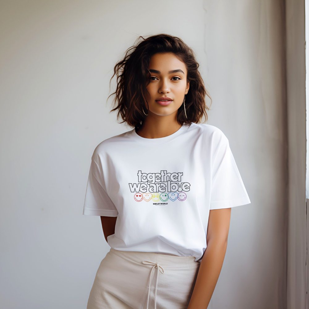 T-shirt oversize coton bio Femme Smiley World avec un design de Smiley World Together We Are Love noir