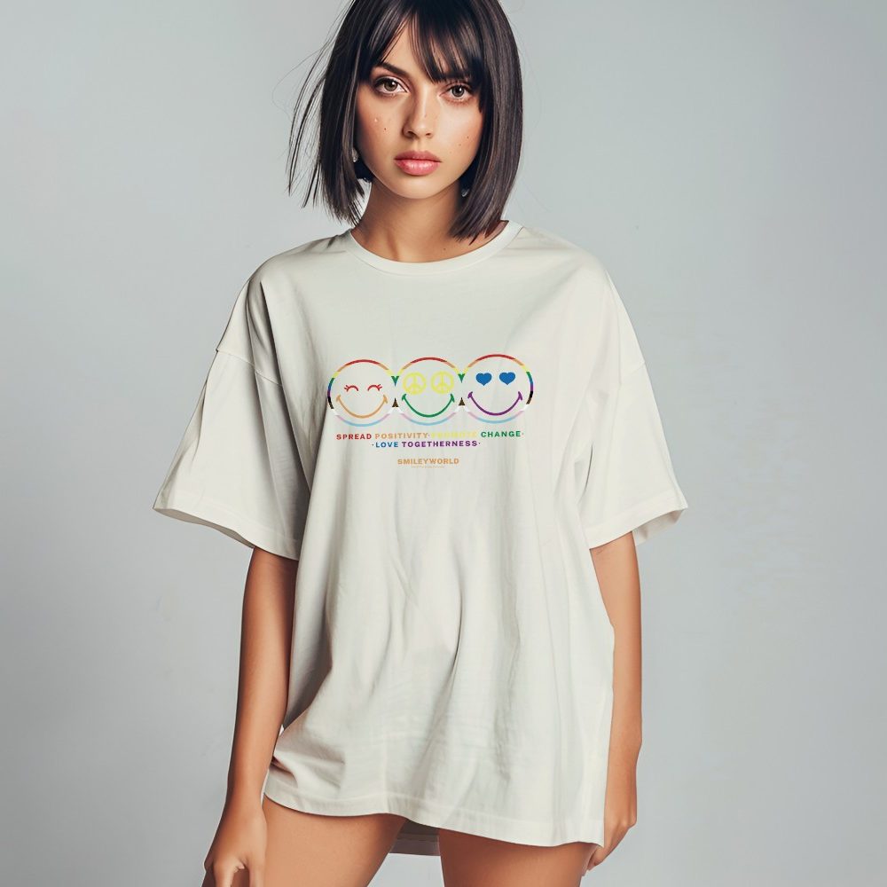 T-shirt oversize coton bio femme Smiley World avec un design de Smiley World Spread Positivity