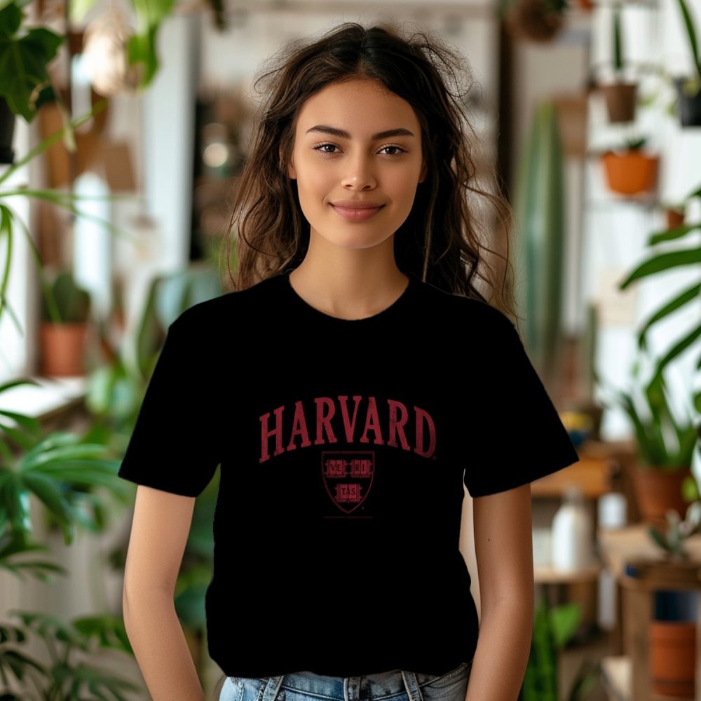T-shirt Femme Harvard avec un design de Harvard Arc Écusson Used rouge