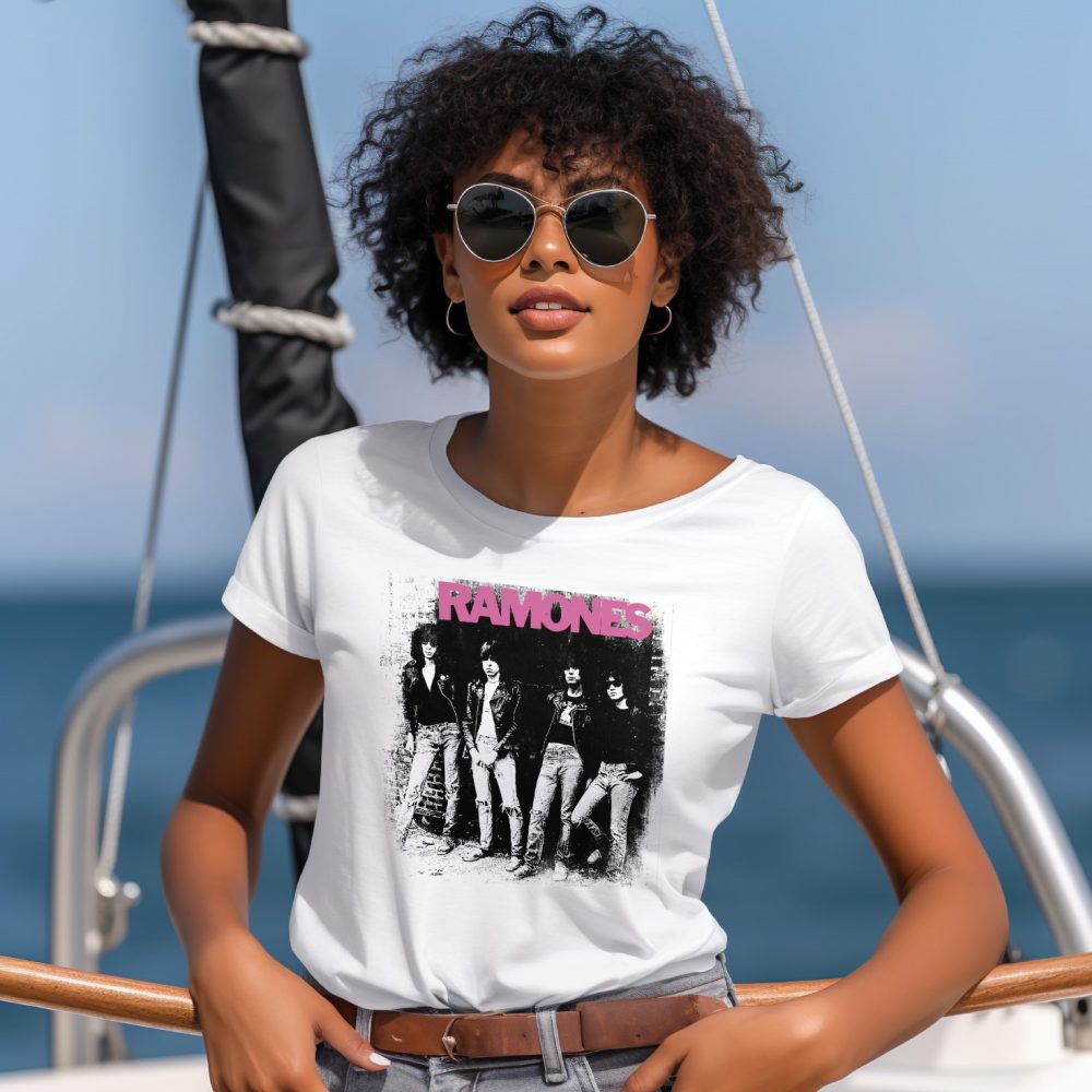 T-shirt femme Ramones avec un design de Ramones Groupe noir