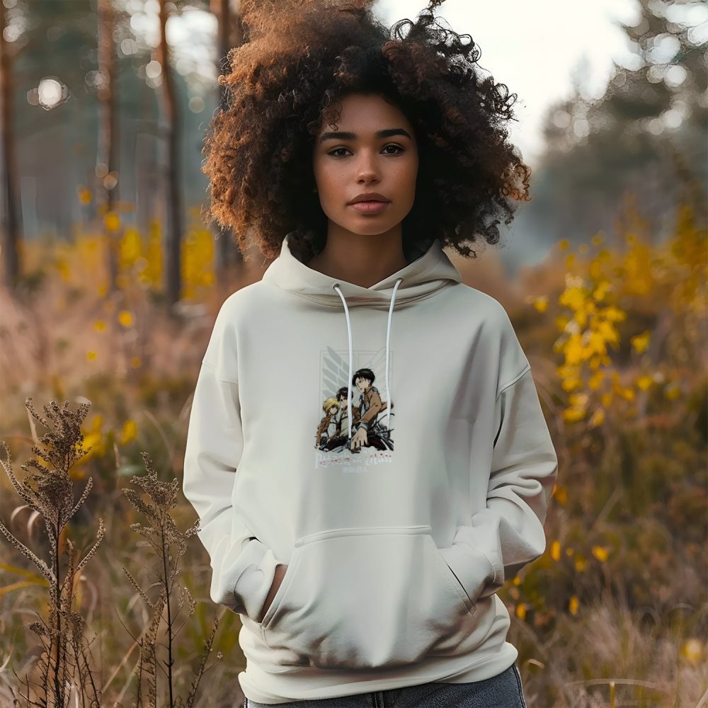 Sweat-shirt à capuche Femme Attack On Titan avec un design de Attack On Titan Group blanc