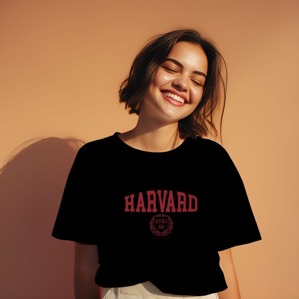 T-shirt oversize coton bio Femme Harvard avec un design de Harvard Écusson rouge