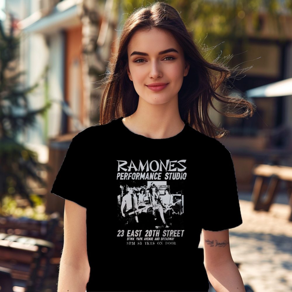 T-shirt femme Ramones avec un design de Ramones Performance Studio blanc