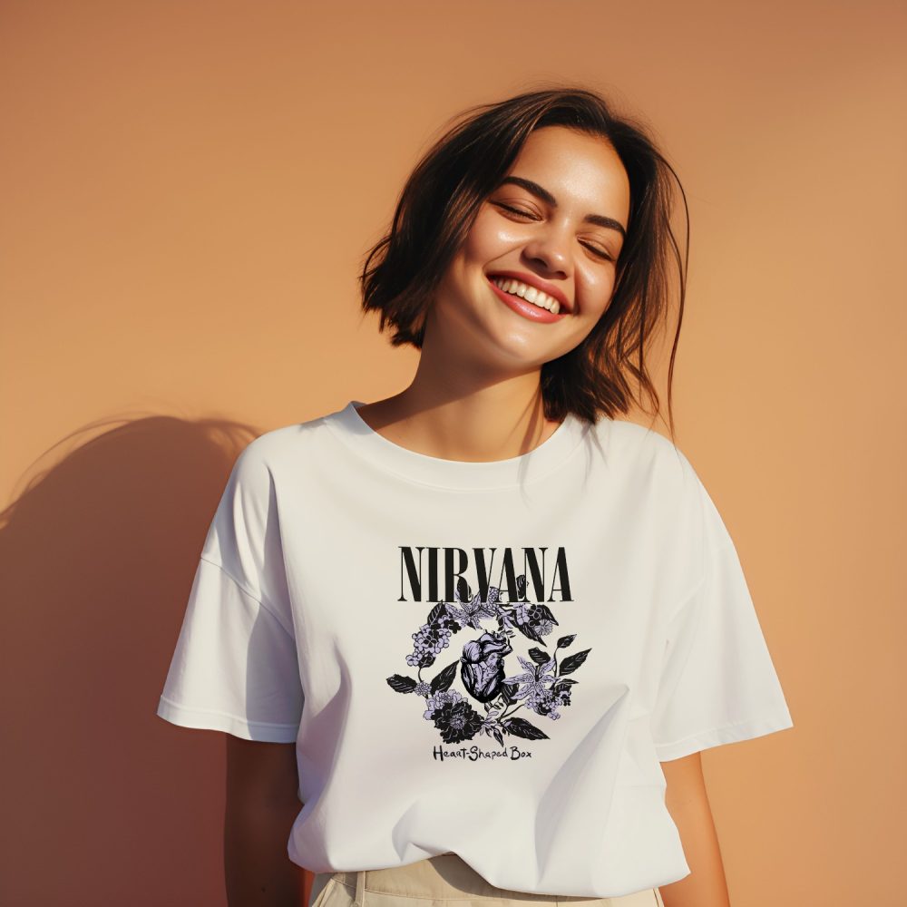 T-shirt oversize coton bio femme Nirvana avec un design de Nirvana Heart-Shaped Box