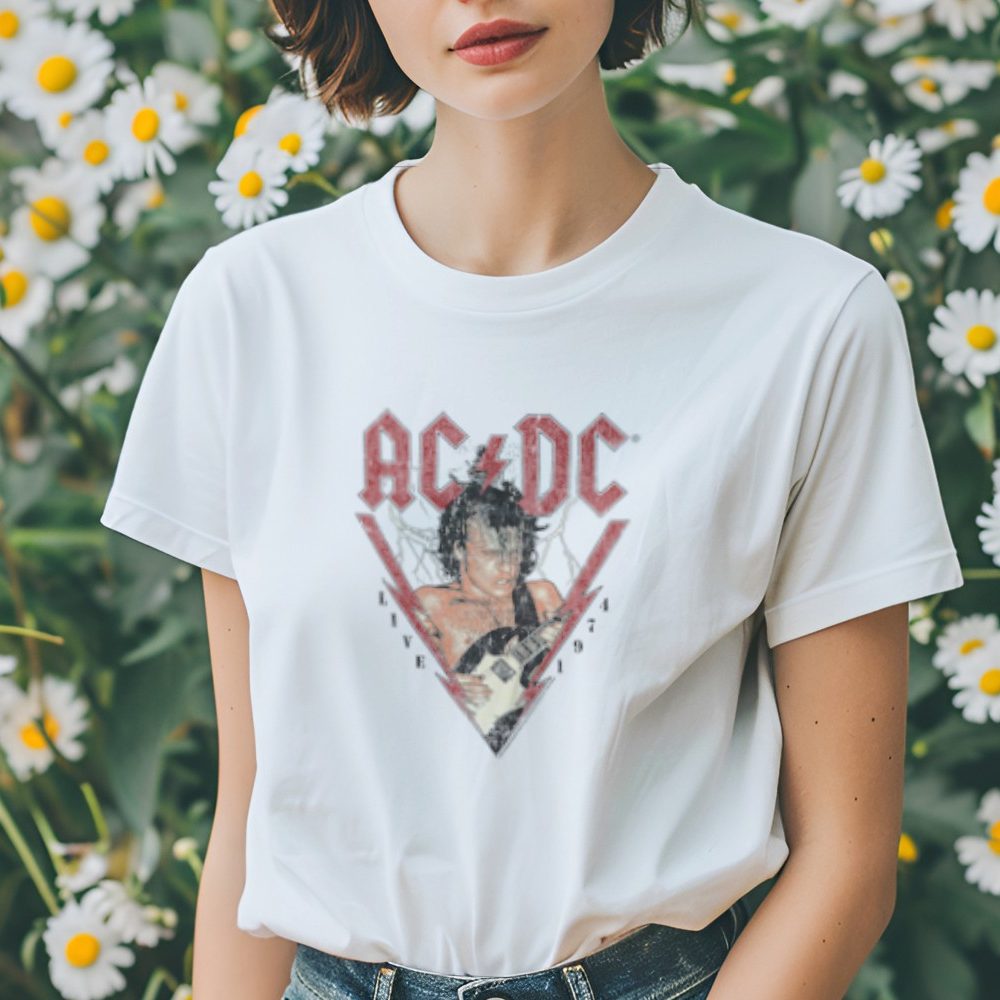 T-shirt femme ACDC avec un design de ACDC Live 1974 noir