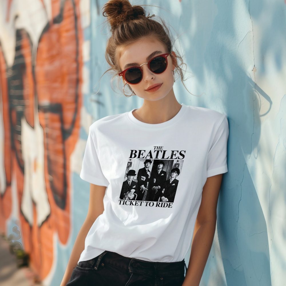 T-shirt Femme The Beatles avec un design de The Beatles Ticket To Ride noir