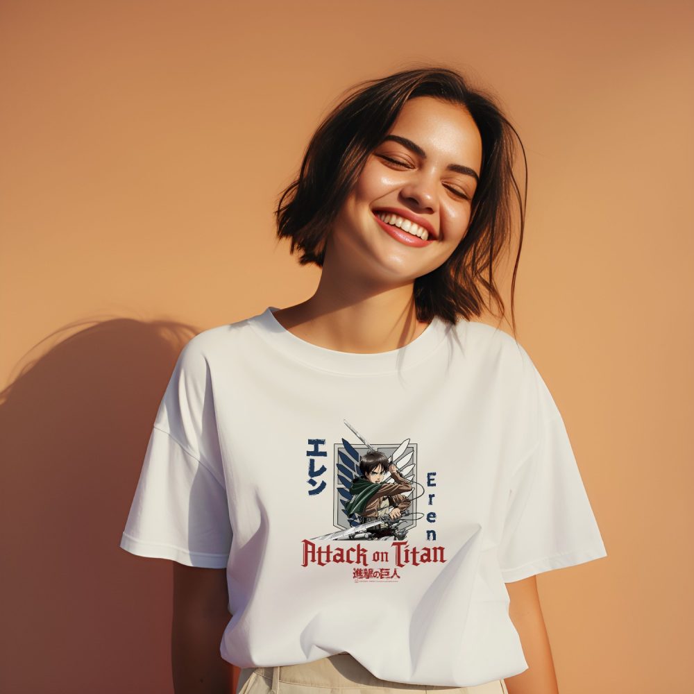 T-shirt bio oversize Femme Attack On Titan avec un design de Attack On Titan Eren