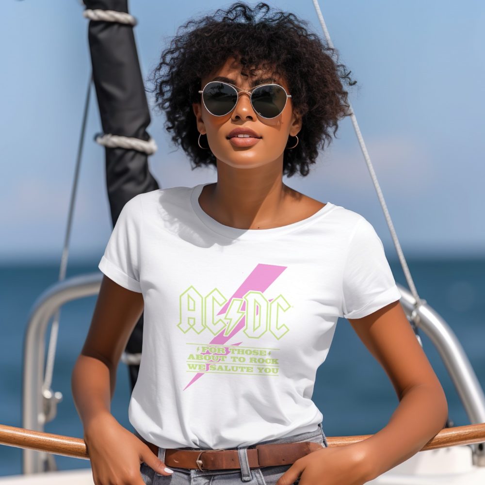 T-shirt femme ACDC avec un design de ACDC For those About To Rock rose