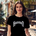 T-shirt Femme Harvard avec un design de Harvard Arc blanc