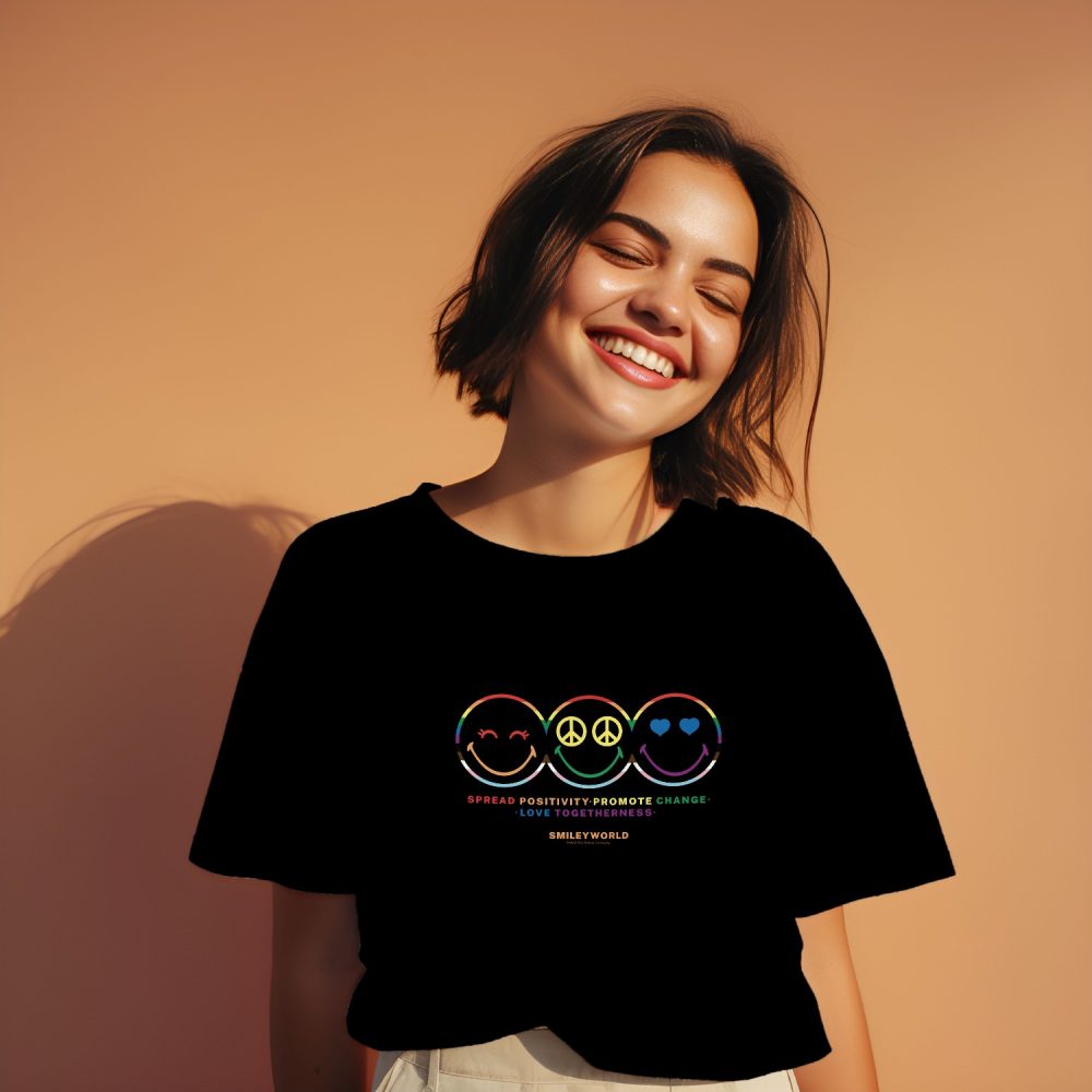 T-shirt oversize coton bio Femme Smiley World avec un design de Smiley World Spread Positivity