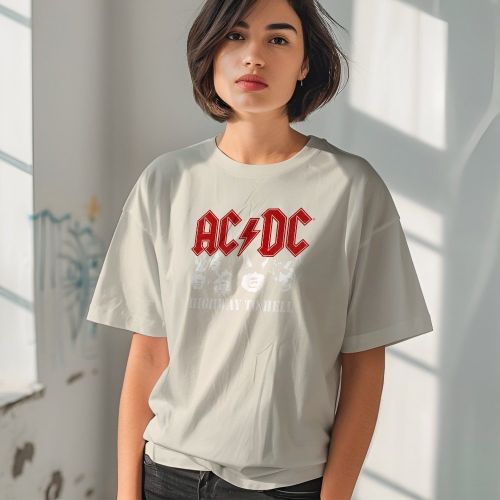 T-shirt oversize coton bio femme ACDC avec un design de ACDC Highway to Hell blanc