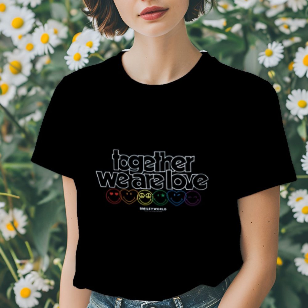 T-shirt femme Smiley World avec un design de Smiley World Together We Are Love blanc