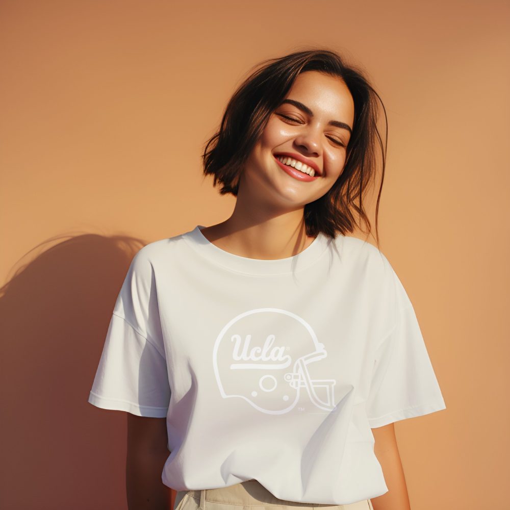 T-shirt bio oversize Femme UCLA avec un design de UCLA Casque