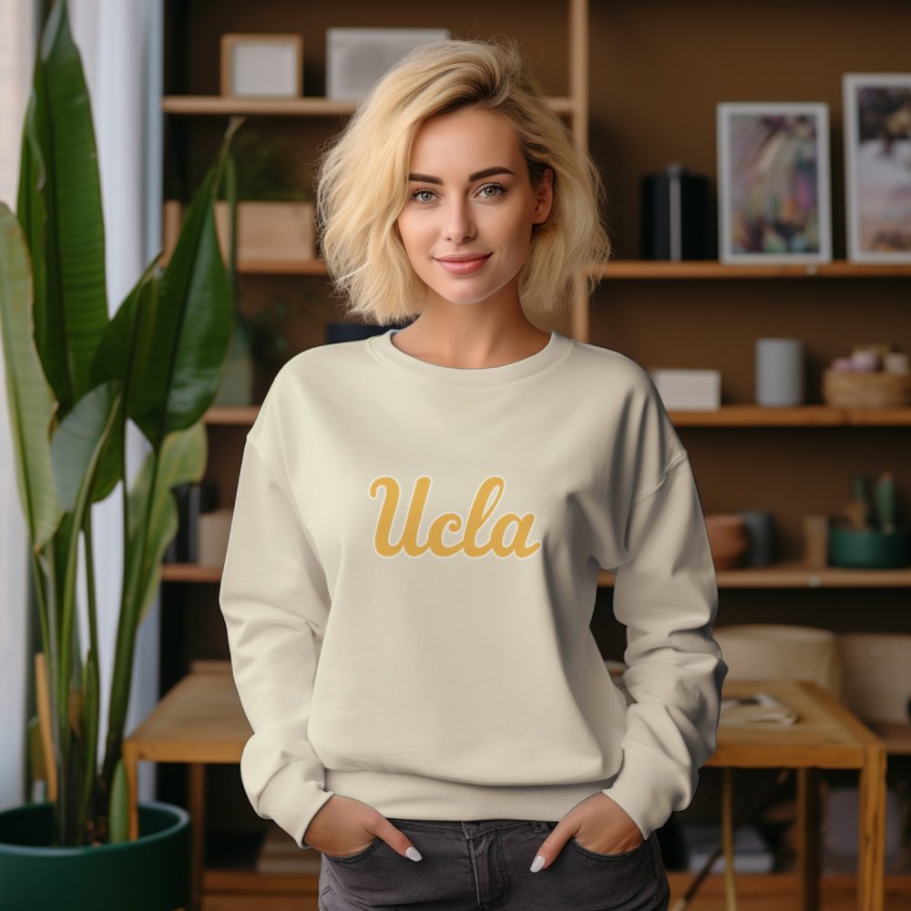 Sweat oversize coton bio Femme UCLA avec un design de UCLA Curvy jaune contour blanc