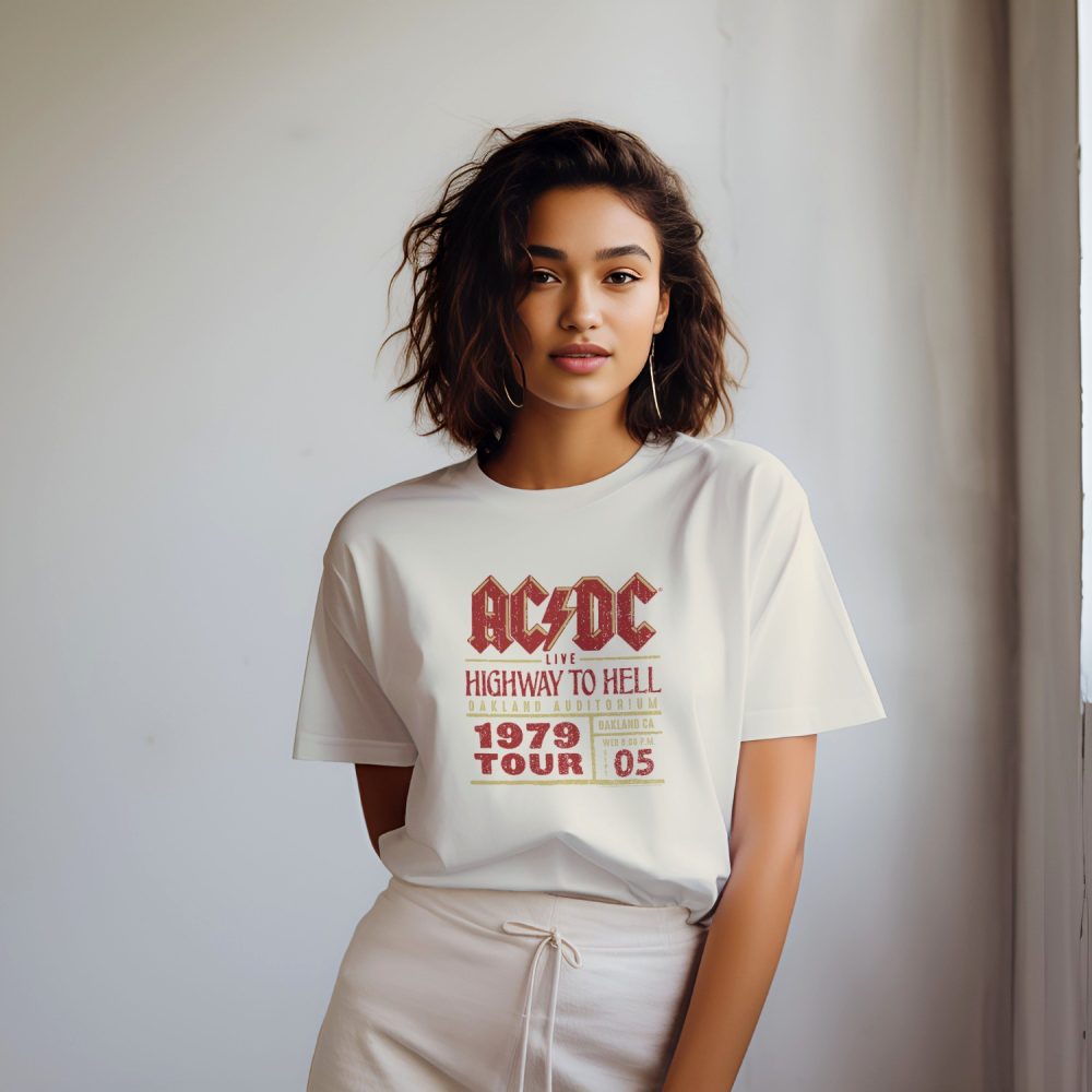 T-shirt oversize coton bio femme ACDC avec un design de ACDC Highway to Hell