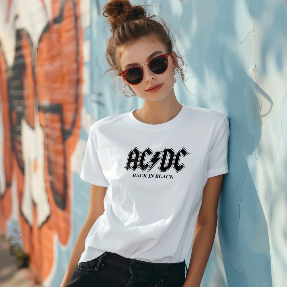 T-shirt Femme ACDC avec un design de ACDC Black in Back