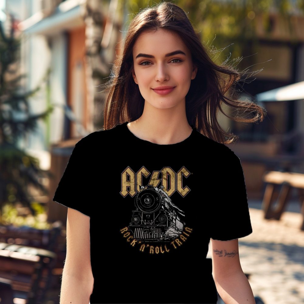 T-shirt femme ACDC avec un design de ACDC Rock n' Roll Train blanc