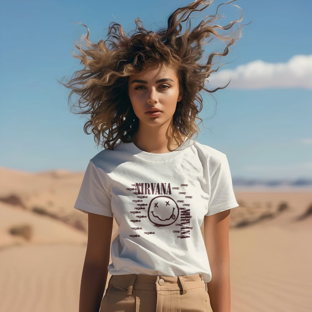 T-shirt femme Nirvana avec un design de Nirvana Negative Creep bordeaux